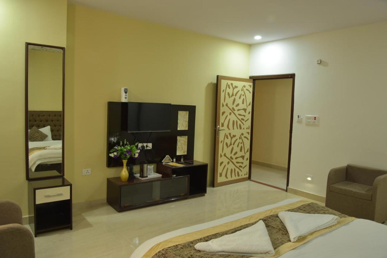 Hotel Sarweshwary Varanasi Exterior photo