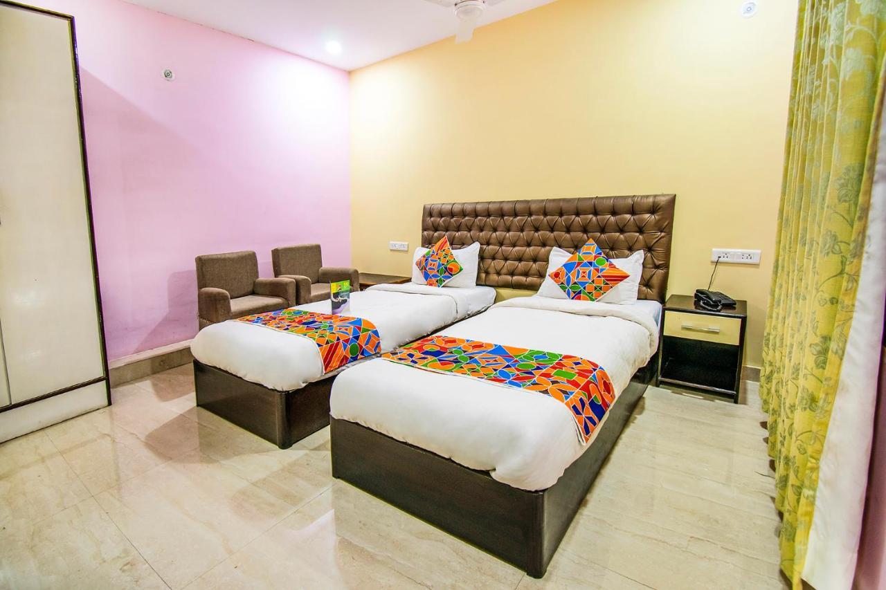 Hotel Sarweshwary Varanasi Exterior photo