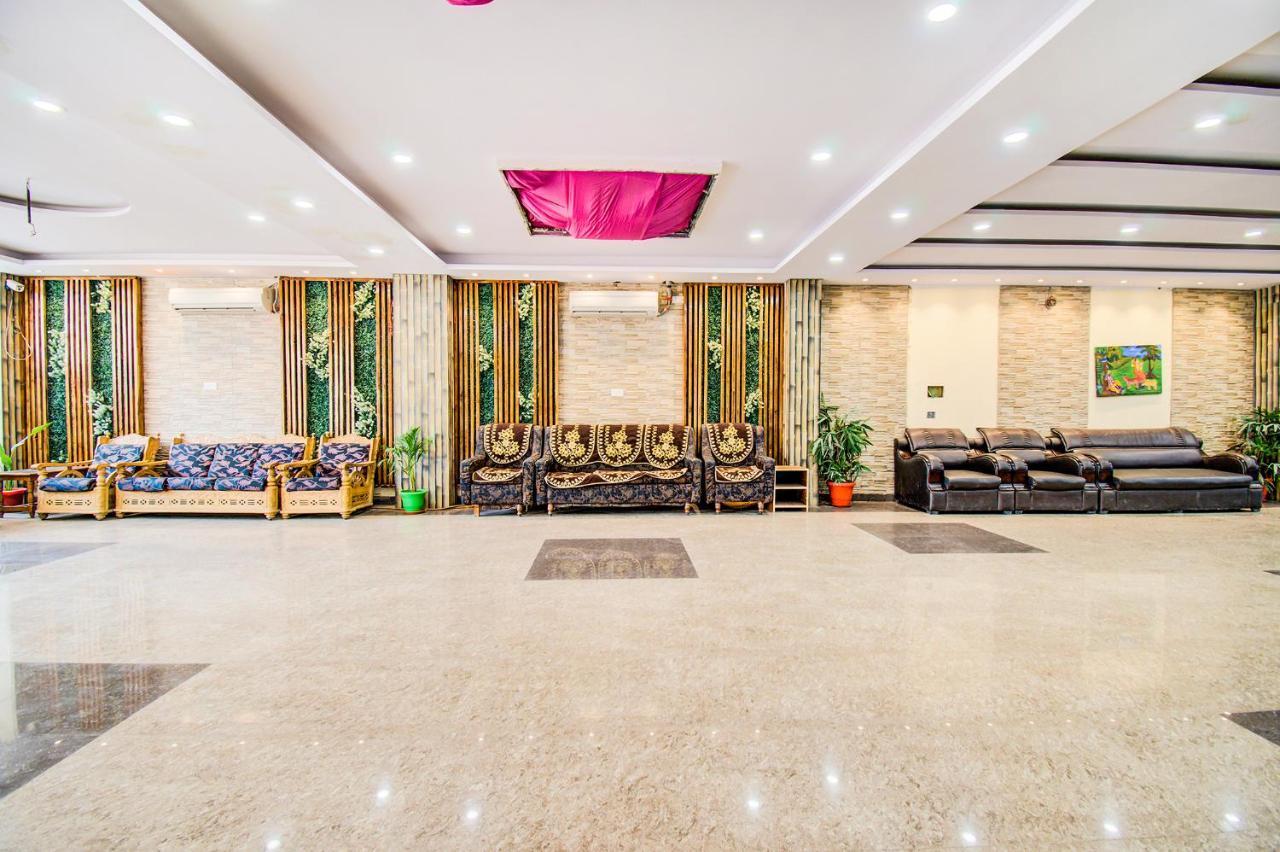Hotel Sarweshwary Varanasi Exterior photo